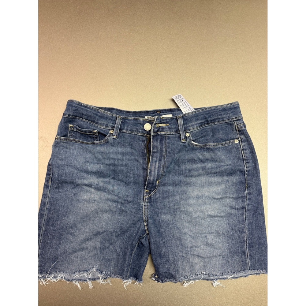 Signature by Levi Strauss Co Womens Bermuda‎ vacation casual collegecore Size 8